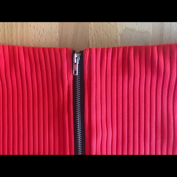 Brand New - 2 Piece Set - Skirt and matching Top - Picture 5 of 5